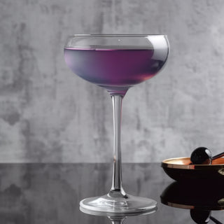 Aviation – Ein eleganter Cocktail mit blumigem Charakter